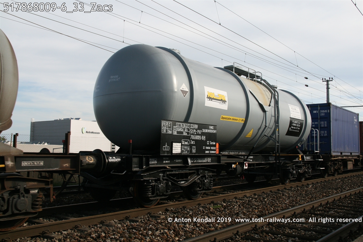 517868009-6_33_Zacs.jpg
